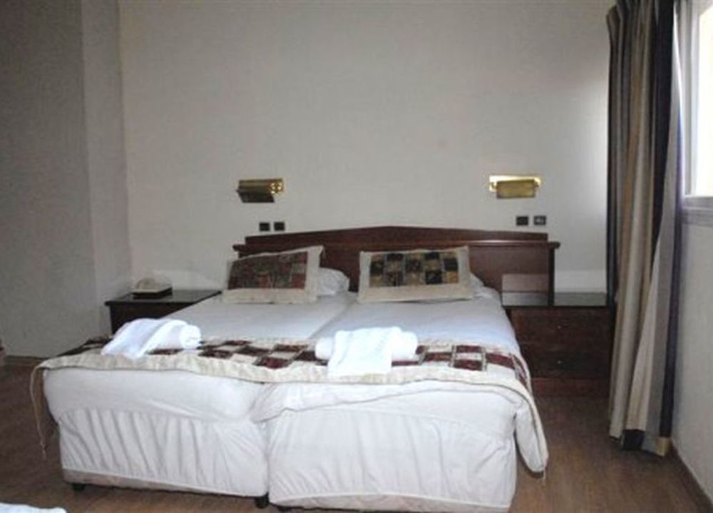 Glatt Eden Hotel Tiberias Bagian luar foto